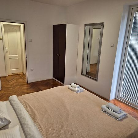 Apartmani Jasmin Νόβι Σαντ Εξωτερικό φωτογραφία