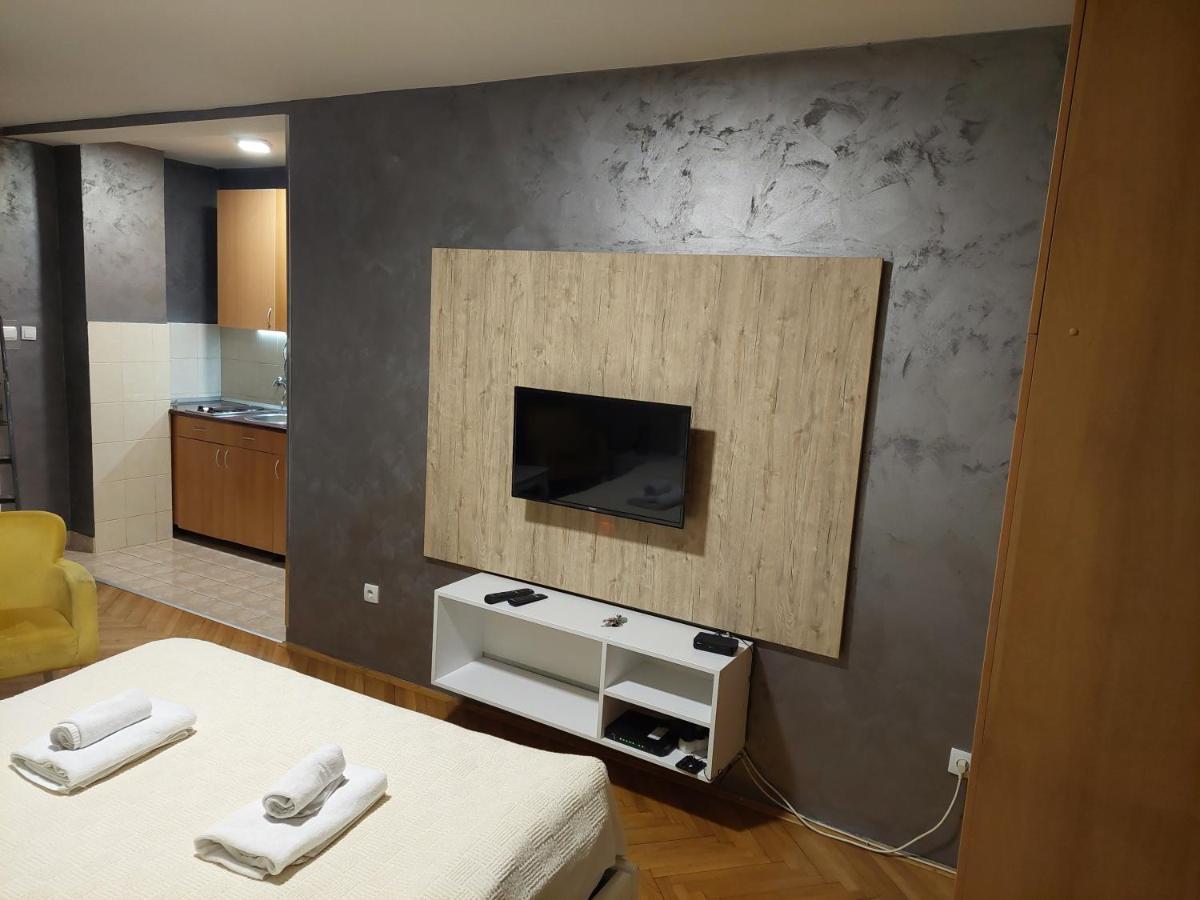Apartmani Jasmin Νόβι Σαντ Εξωτερικό φωτογραφία
