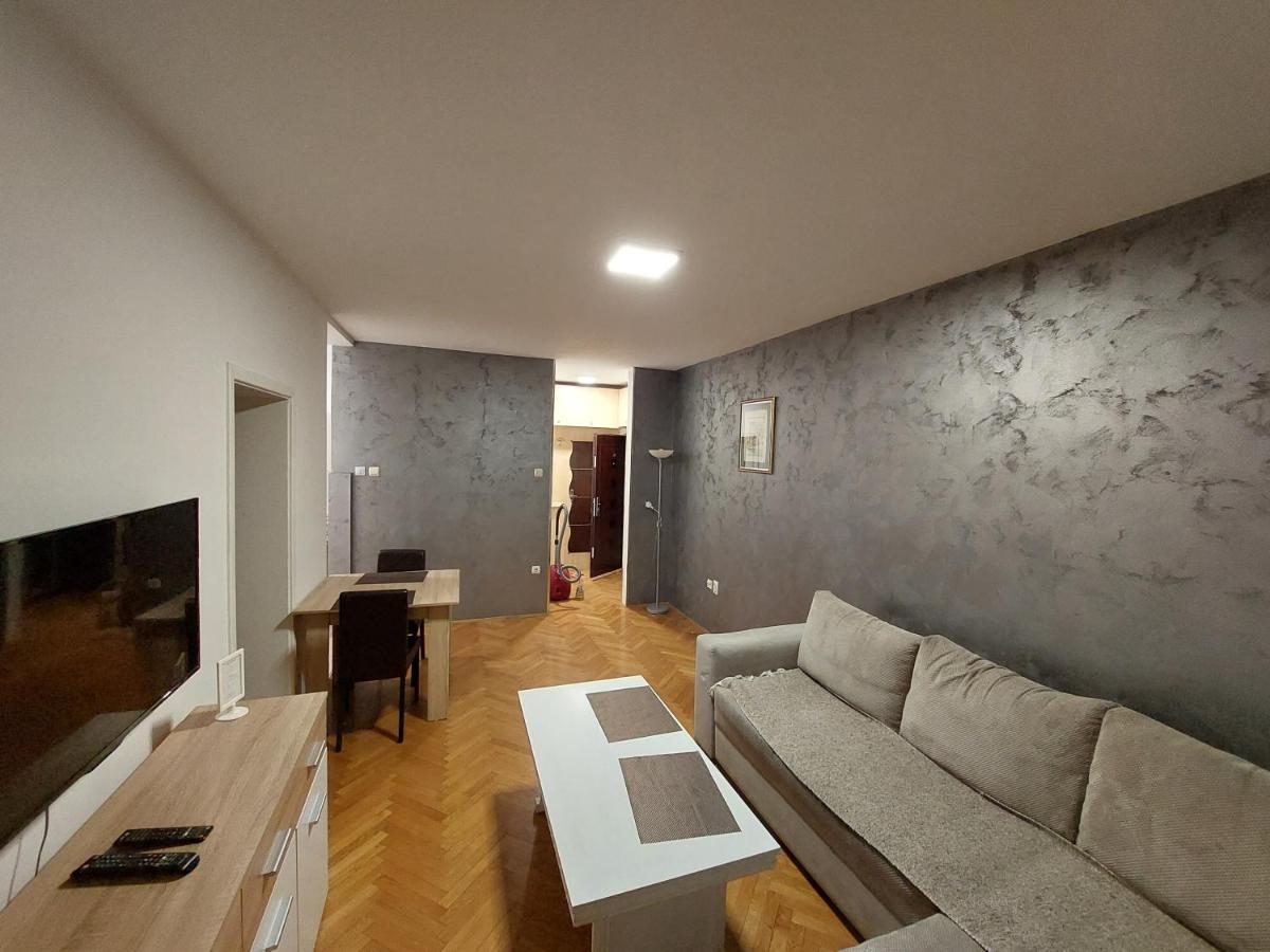 Apartmani Jasmin Νόβι Σαντ Εξωτερικό φωτογραφία