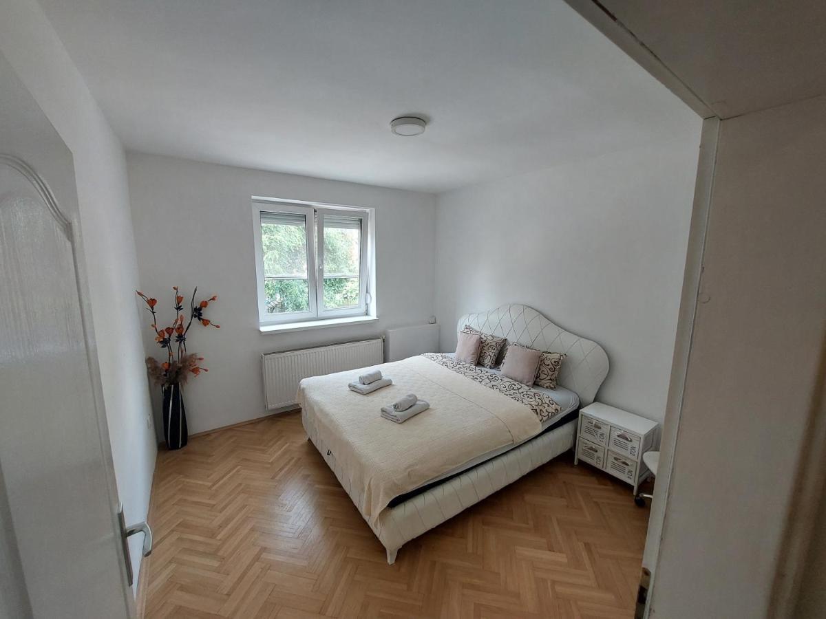 Apartmani Jasmin Νόβι Σαντ Εξωτερικό φωτογραφία
