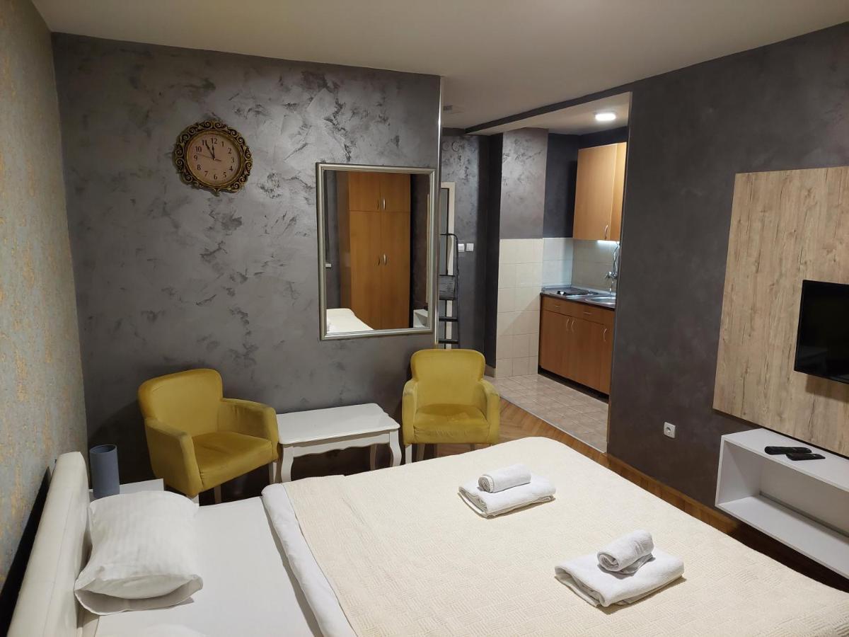 Apartmani Jasmin Νόβι Σαντ Εξωτερικό φωτογραφία