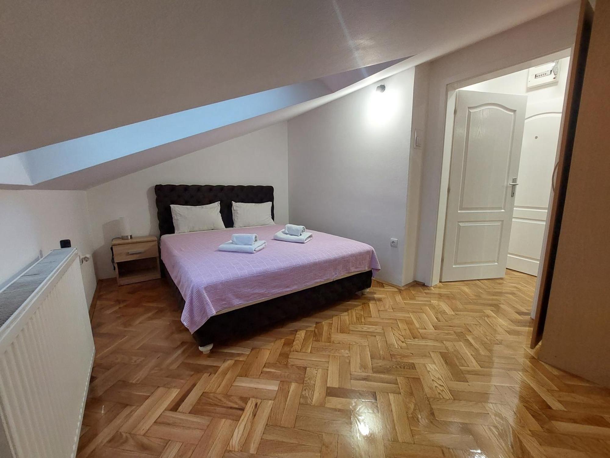 Apartmani Jasmin Νόβι Σαντ Εξωτερικό φωτογραφία