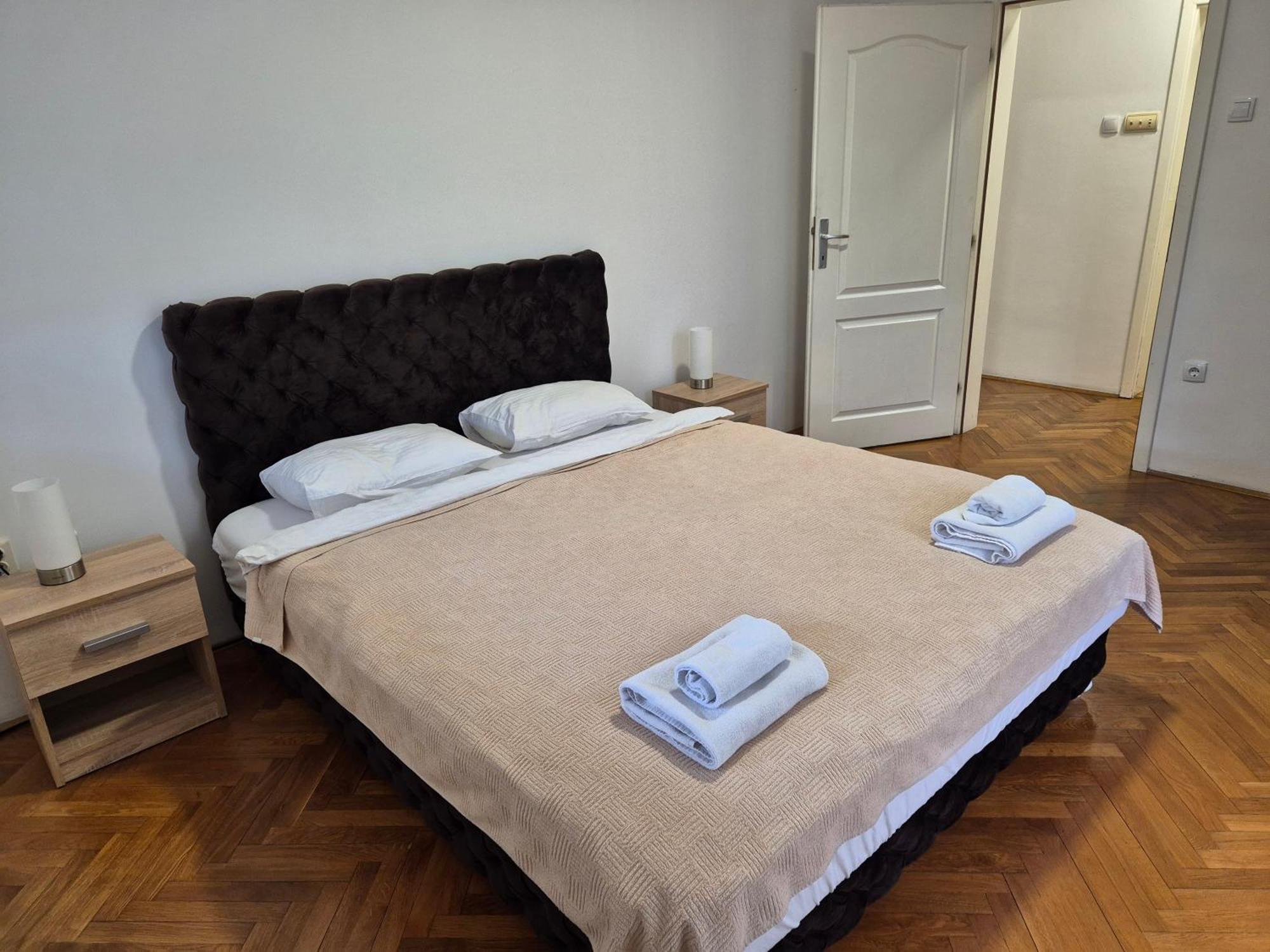 Apartmani Jasmin Νόβι Σαντ Εξωτερικό φωτογραφία