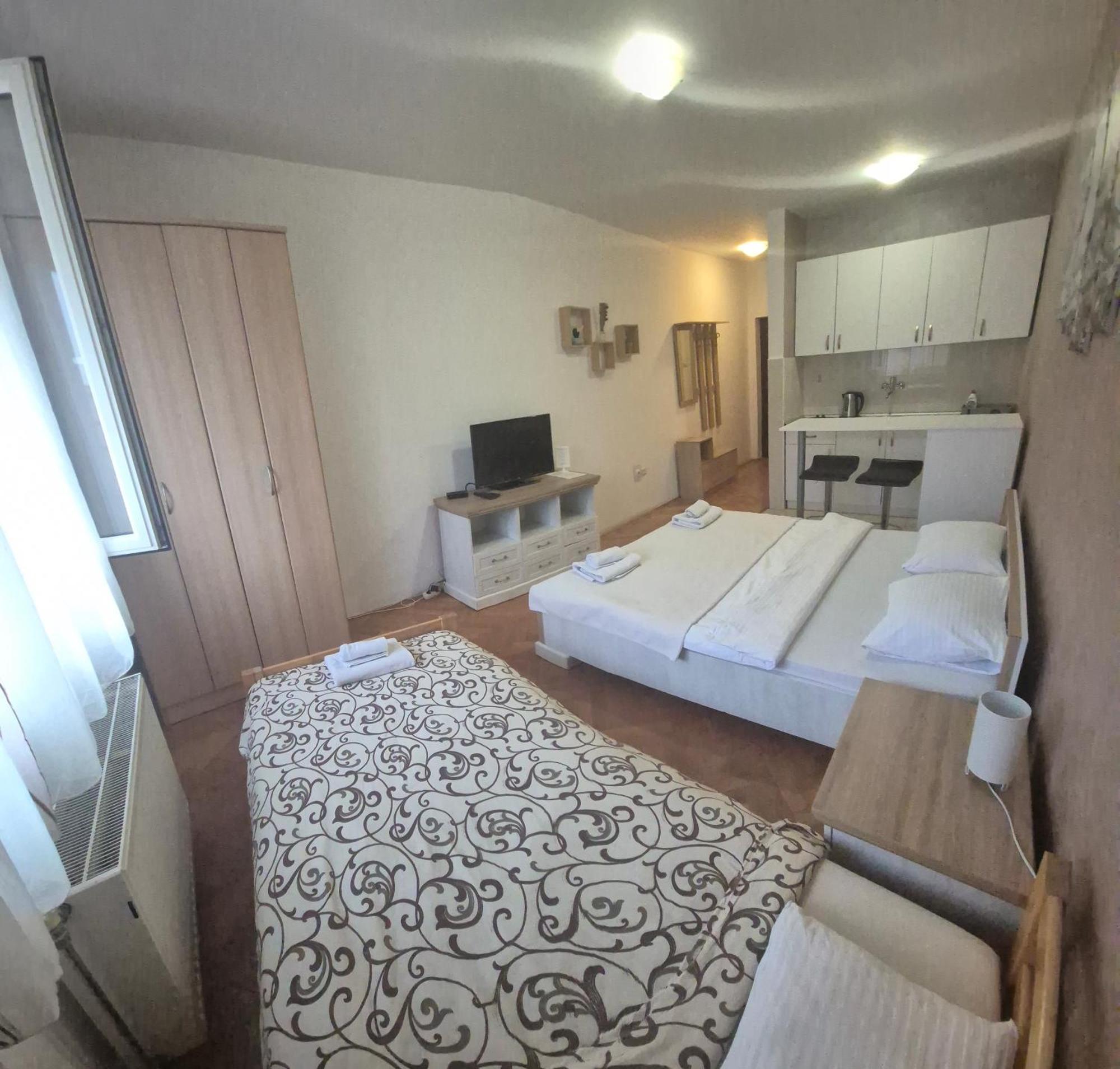 Apartmani Jasmin Νόβι Σαντ Εξωτερικό φωτογραφία