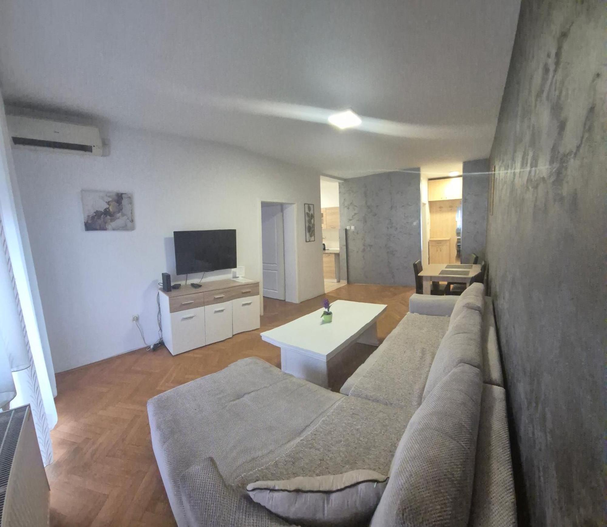 Apartmani Jasmin Νόβι Σαντ Εξωτερικό φωτογραφία